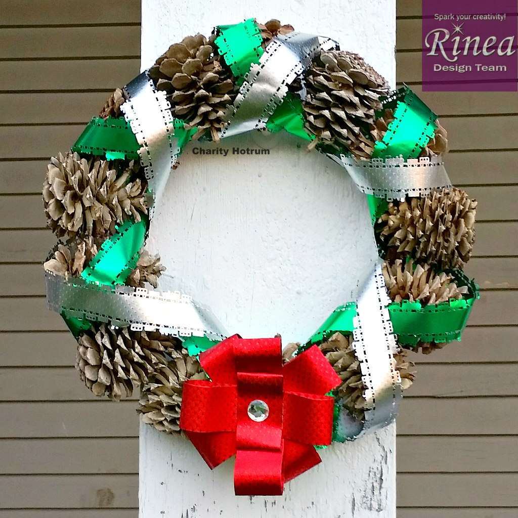 Christmas Wreath with Rinea Foiled Paper