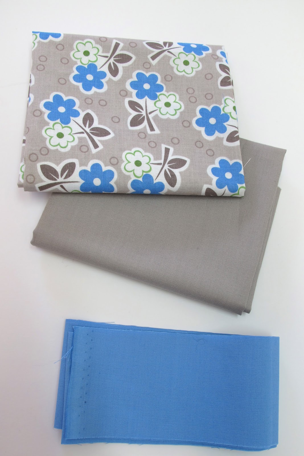 Bee In My Lined Travel Bag Tutorial...