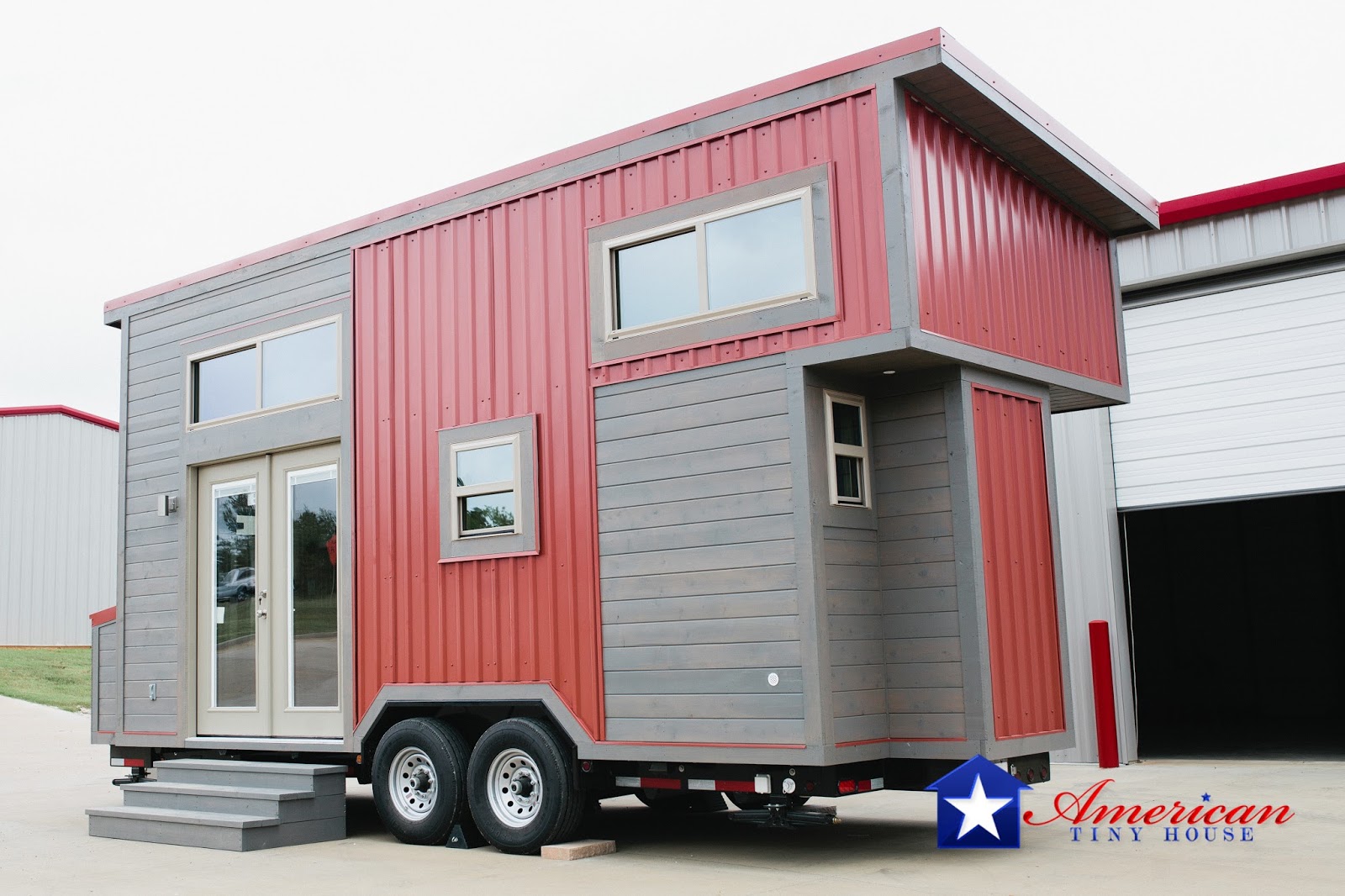Houston From American Tiny House [ TINY HOUSE TOWN ]