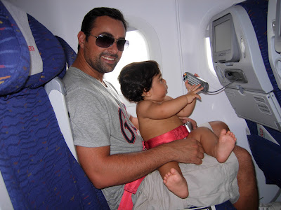 Avião e aeroporto com bebê ou criança