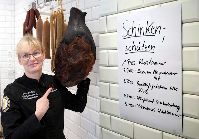 Metzgermeisterin Petra Nieding veranstaltet zur Eröffnung der Wildkammer ein Schinkenschätzen.