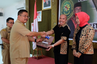 Perpisahan dan Pengantar Tugas Ketua Pengadilan Negeri (PN) Sanggau di Sekadau Perpisahan dan Pengantar Tugas Ketua Pengadilan Negeri (PN) Sanggau di Sekadau