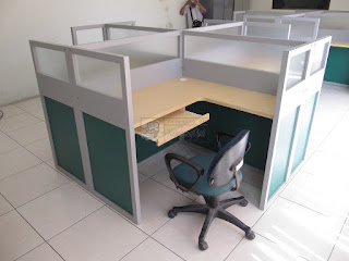 Meja Partisi Kantor Cubicle Workstation Desain Terbaru 2019 - Furniture Semarang