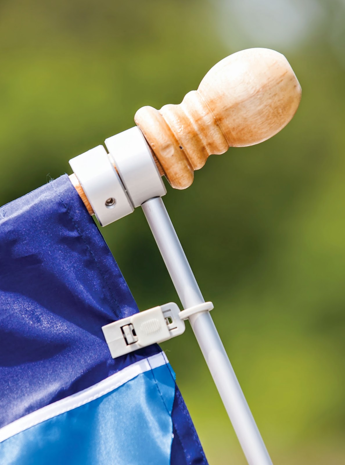 Evergreen Enterprises The Flag Buddy When Every Flag Deserves to Look