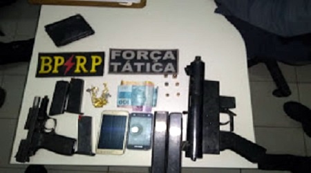 Após troca de tiros, homens são presos em Aracaju com METRALHADORA e pistola 