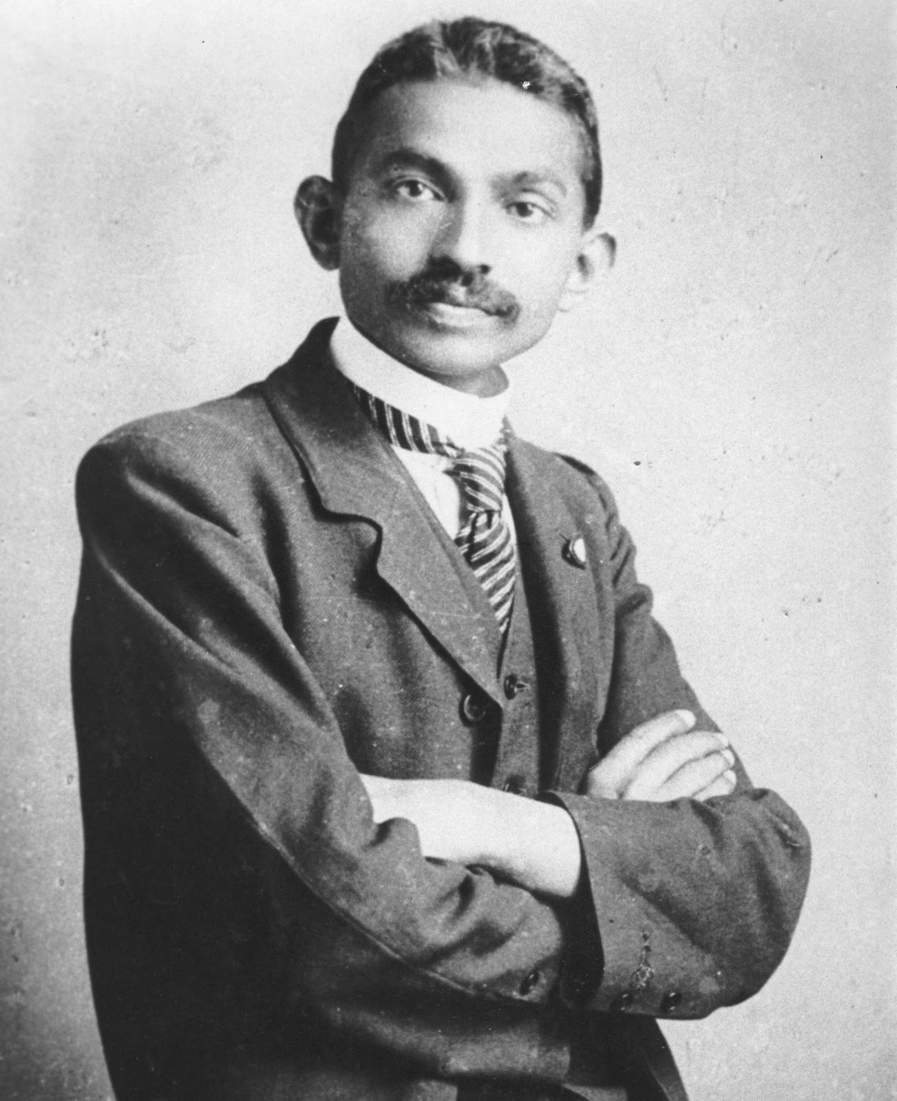 40 Unbelievable Historical Photos - Attorney at law, Mohandas Gandhi, 1893.