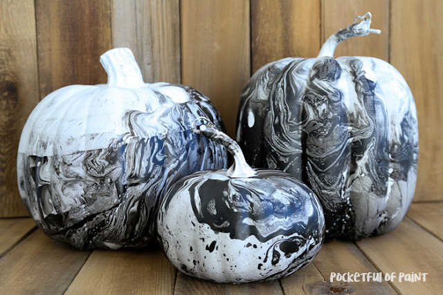 Turn plain pumpkins into stylish marbelized pumpkins! featured at Talk of the Town at www.knickoftime.net