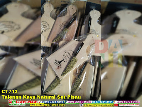 Talenan Kayu Natural Set Pisau unik