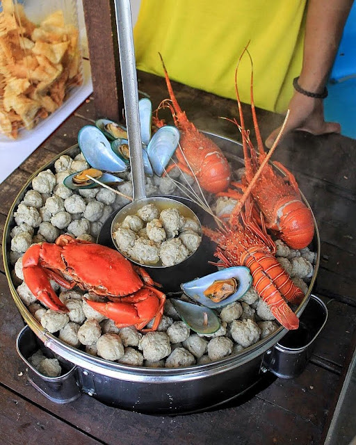 Begini Tampilan Bakso Aduhai yang Viral di Surabaya