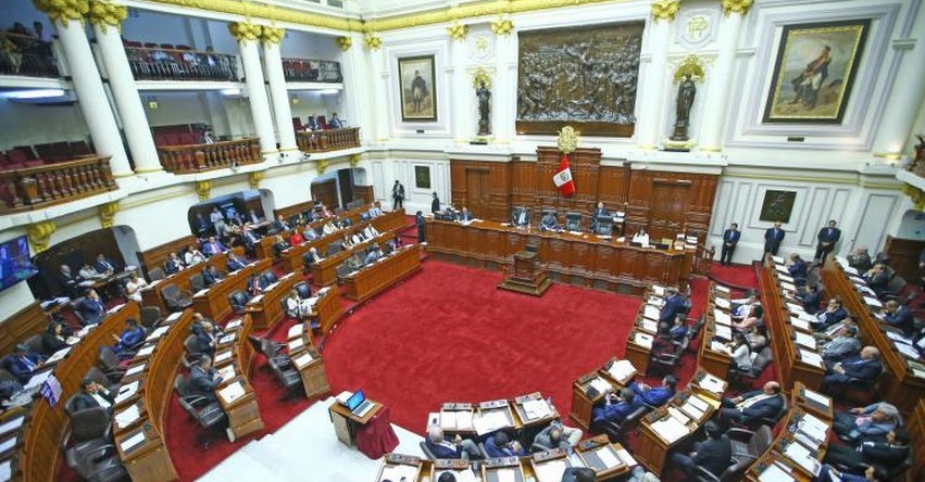 Congreso aprueba Ley que prohíbe crear universidades por dos años Congreso aprueba Ley que prohíbe crear universidades por dos años