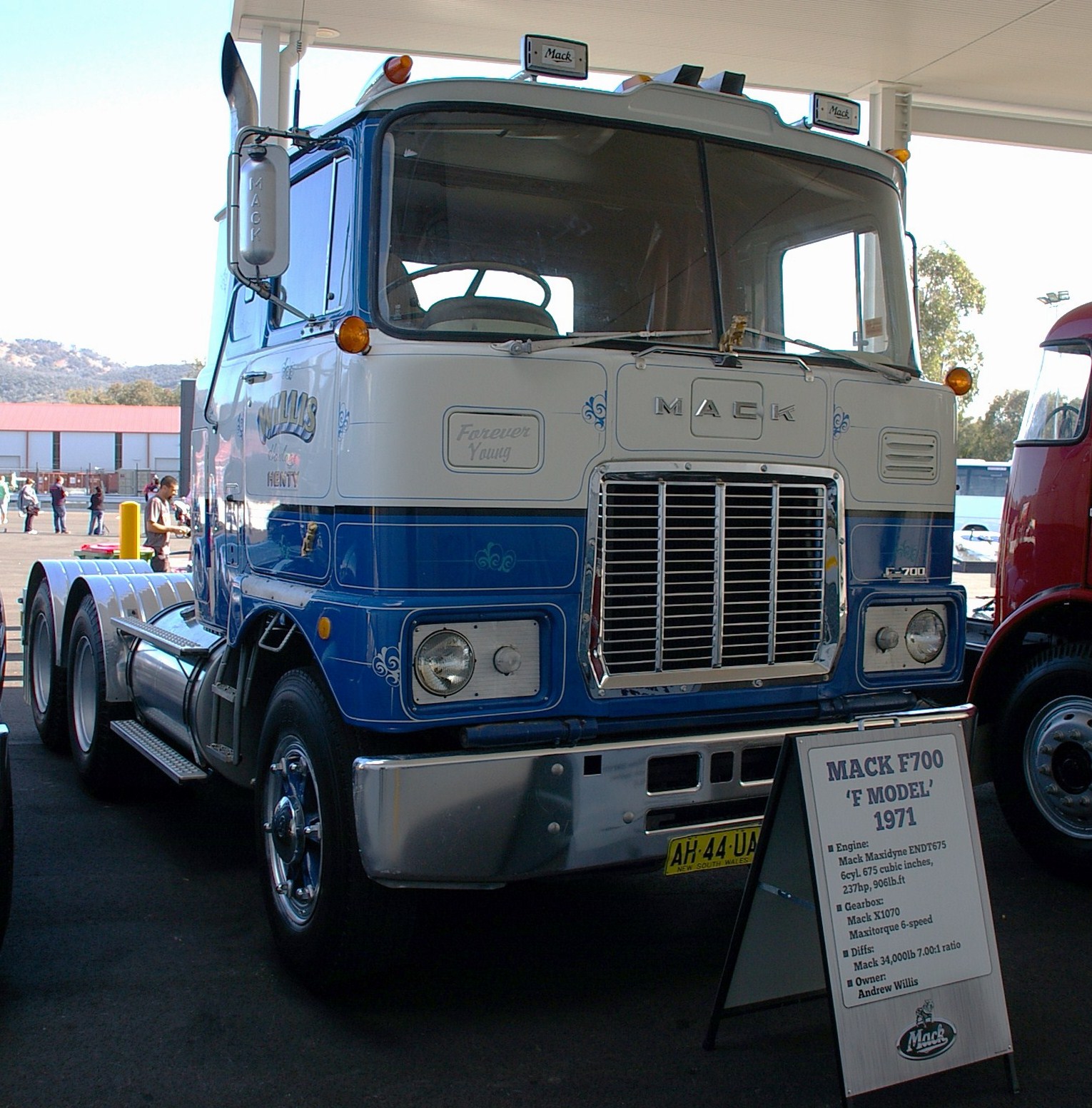 Historic Trucks Opening of CMV Albury Wodonga May 2012