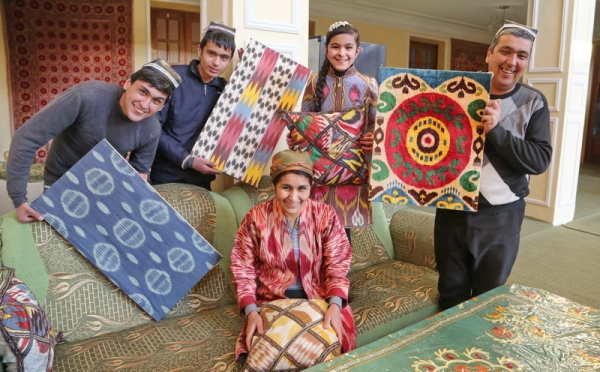uzbekistan ikat fabrics textiles, uzbekistan art craft textile tours, uzbekistan ikat ferghana valley small group tours