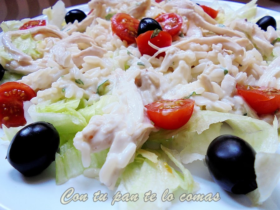 Ensalada de arroz y pollo