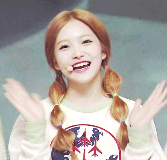 양갈래 머리한 레드벨벳 예리가 귀여웠던 SM 언니-오빠들.gif | 인스티즈