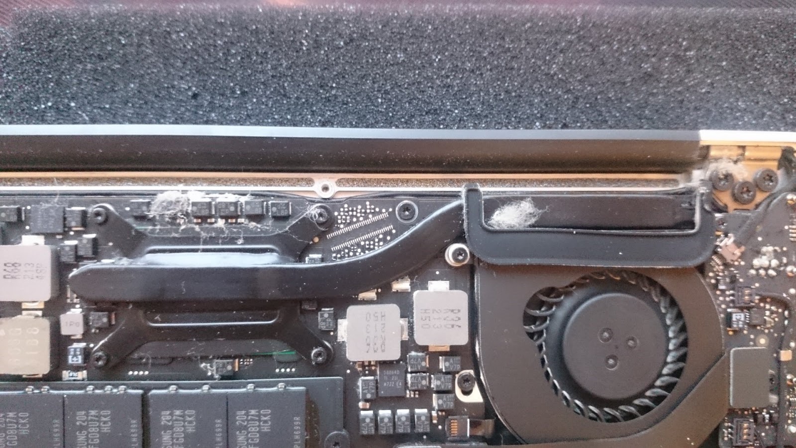 macbook akun vaihto hinta