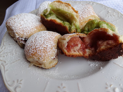 Bucte cu gem si crema de fistic