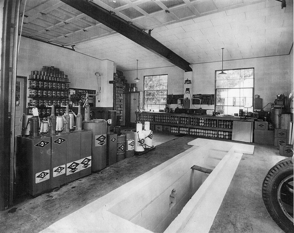 Just A Car Guy DX station in Springfield, Missouri.