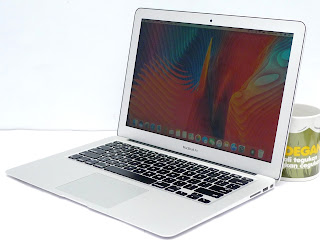 MacBook Air Core i7 13 inchi Mid 2011 Second