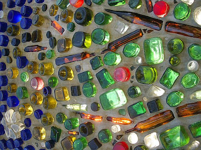 Diseño y ambientación con botellas de vidrio de colores