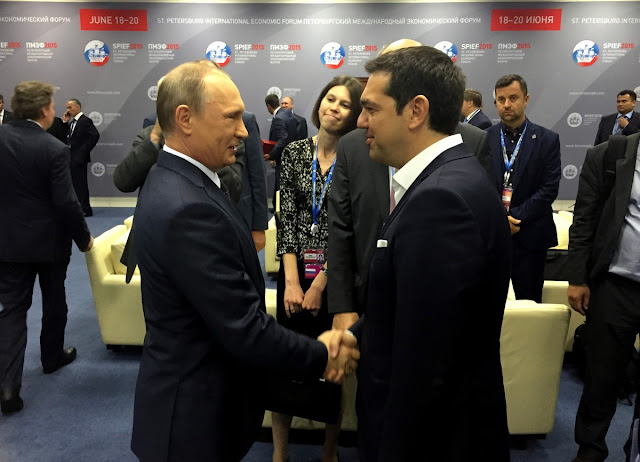 Reuters: Γιατί τρίβει τα χέρια του ο Πούτιν με την Ελλάδα;