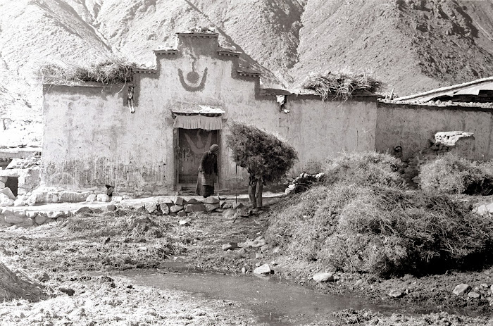 Tibet, Quxu, © L. Gigout, 1990