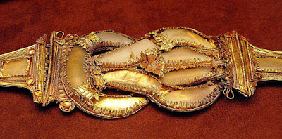 Το Τεχνούργημα με το «Ηράκλειον Άμμα» ή Κόμπος του Ηρακλή  