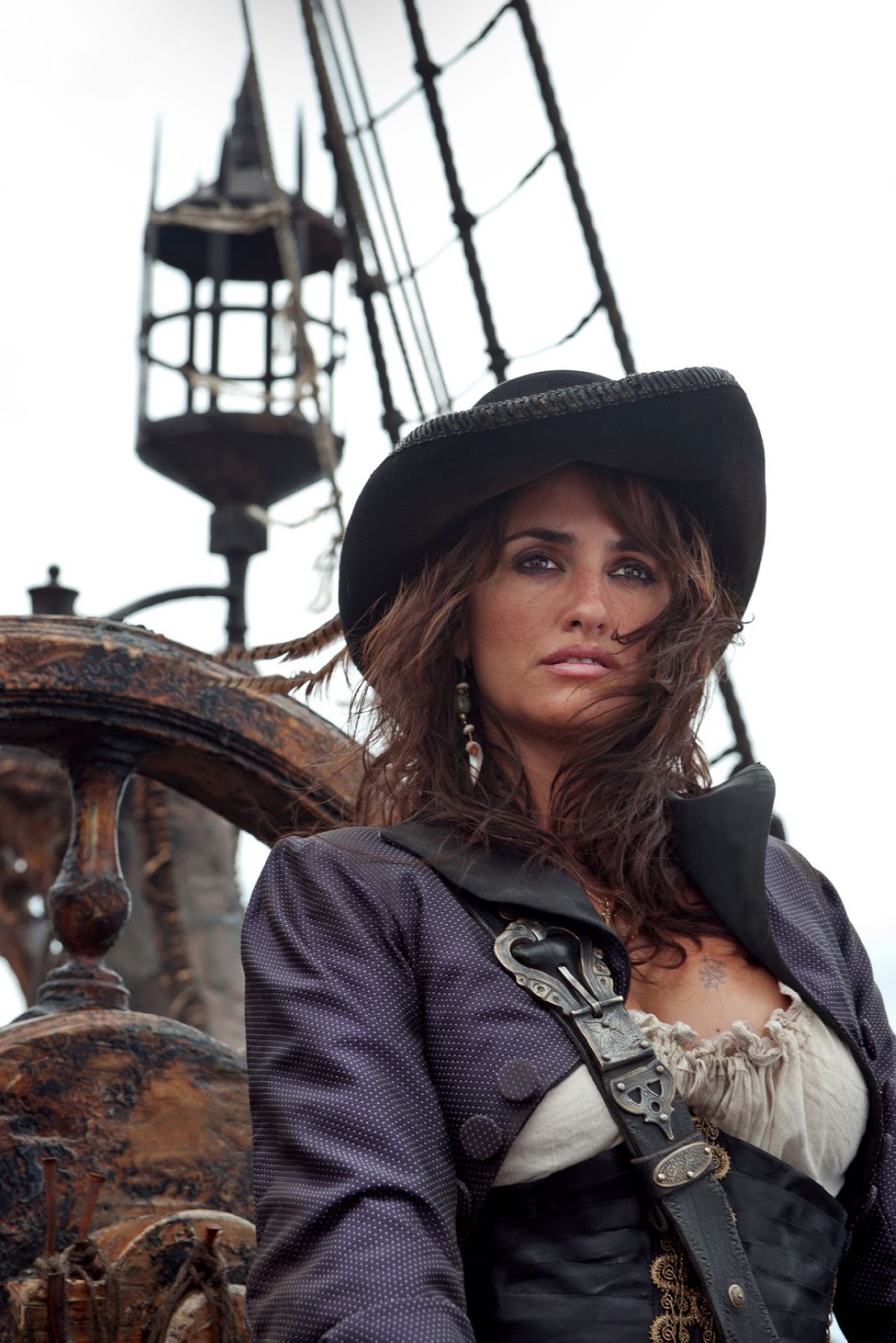 penelope-cruz-the-first-female-pirate-in-on-stranger-tides