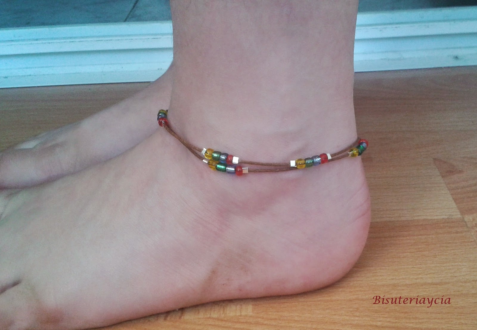 Bisuteriaycia: de cordón y rocalla.