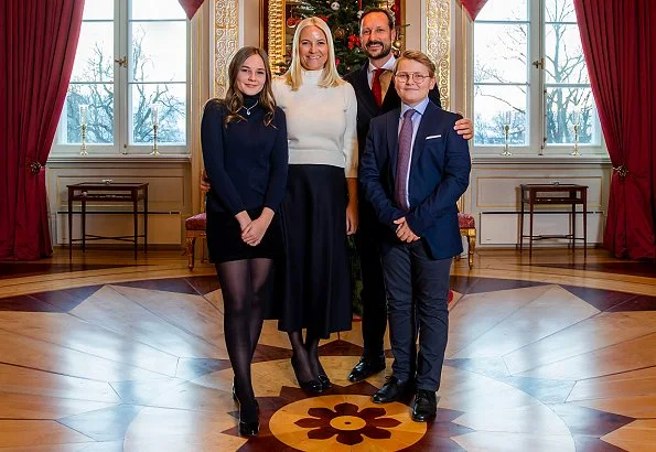 Queen Sonja, Crown Prince Haakon, Crown Princess Mette-Marit, Princess Ingrid Alexandra and Prince Sverre Magnus