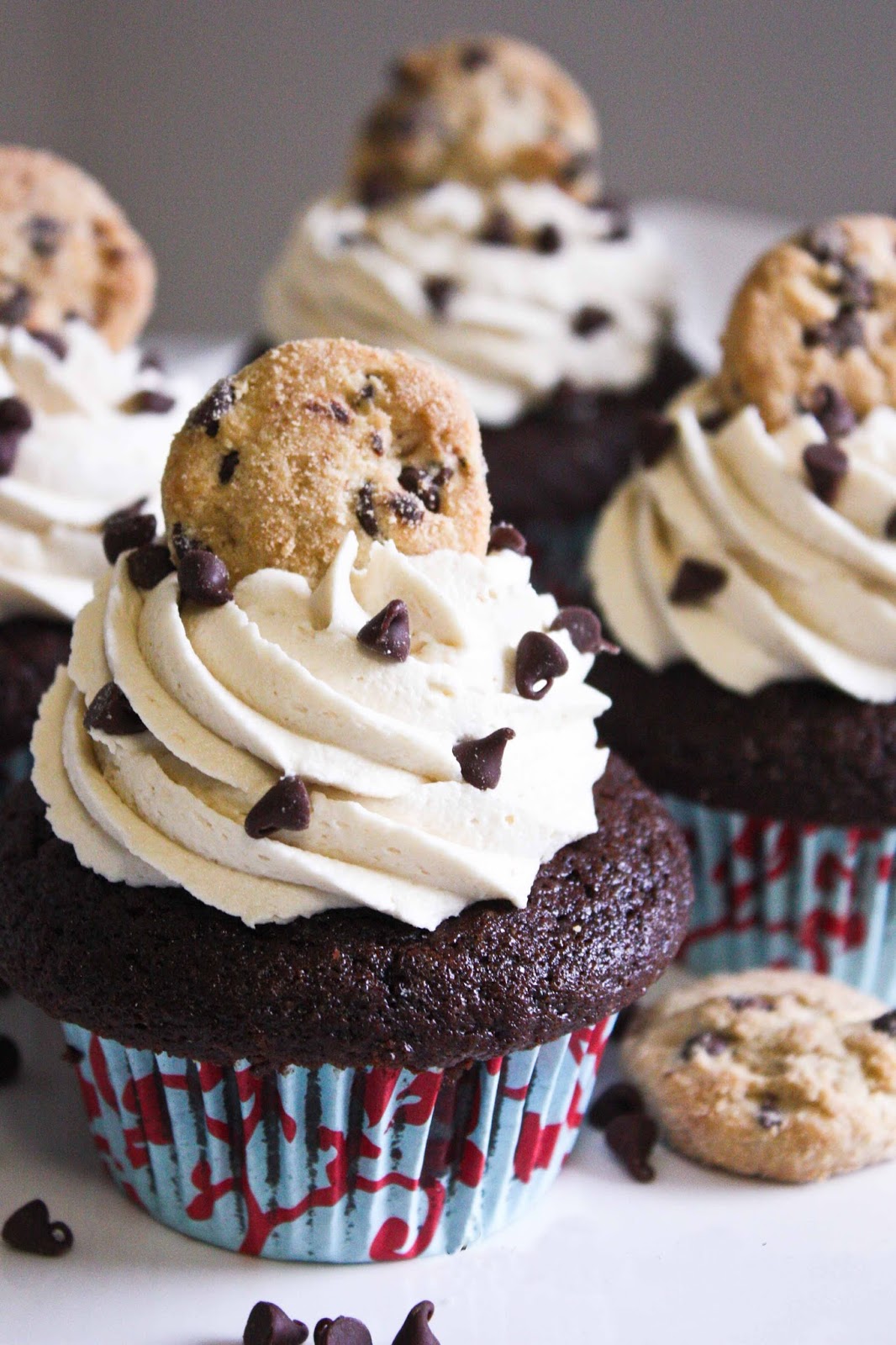 DESSERT Chocolate Chip Cookie Dough + Cupcake