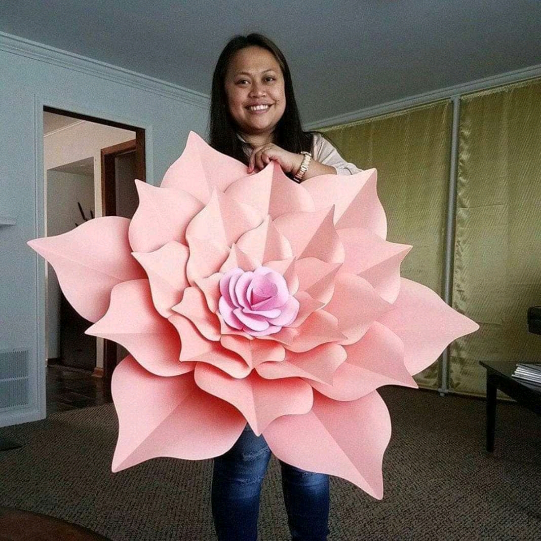Flores gigantes de papel para decoração - Como fazer artesanato