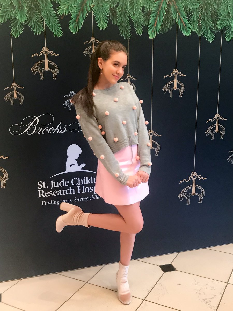 RCN America - Maine: Lilimar Hernandez Attends Brooks Brothers X St