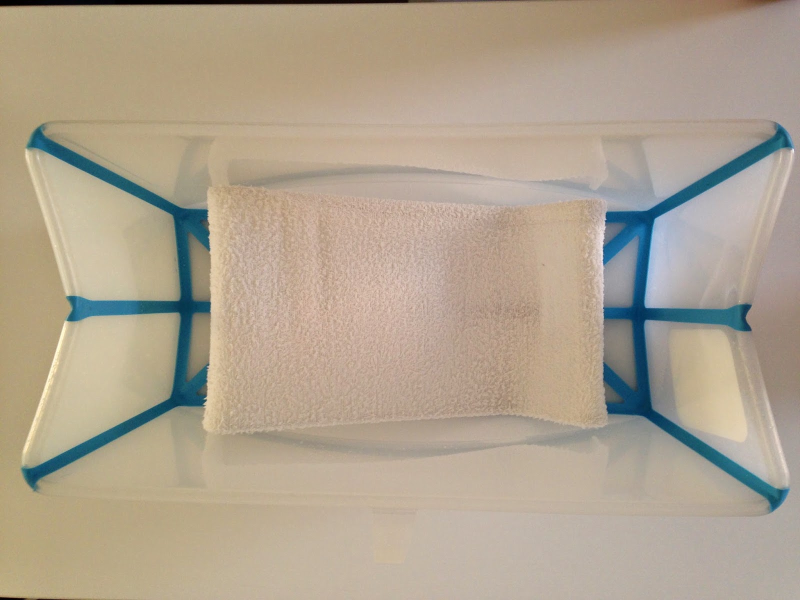 SEMI FASHION Stokke Flexi Baby Bath & John Lewis Bath Support