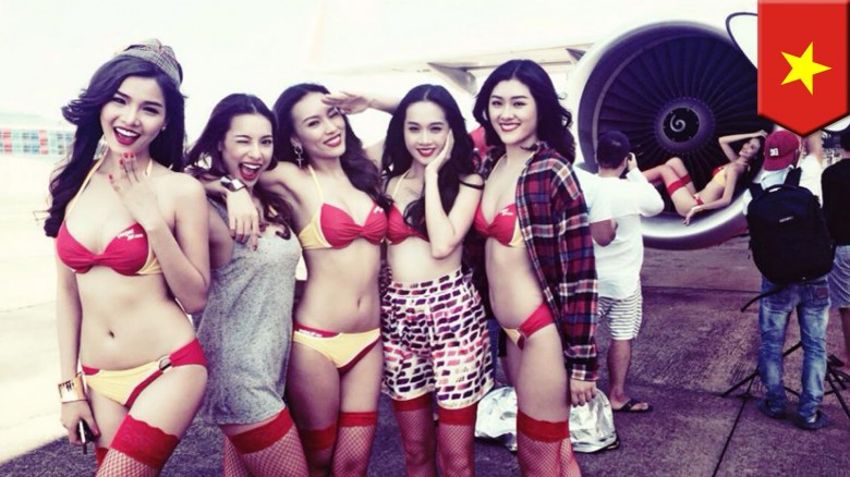 The World S 10 Hottest Flight Attendant Selfies Lifestyle And Celebrity