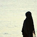 Siluet Wanita Hijab Sedih
