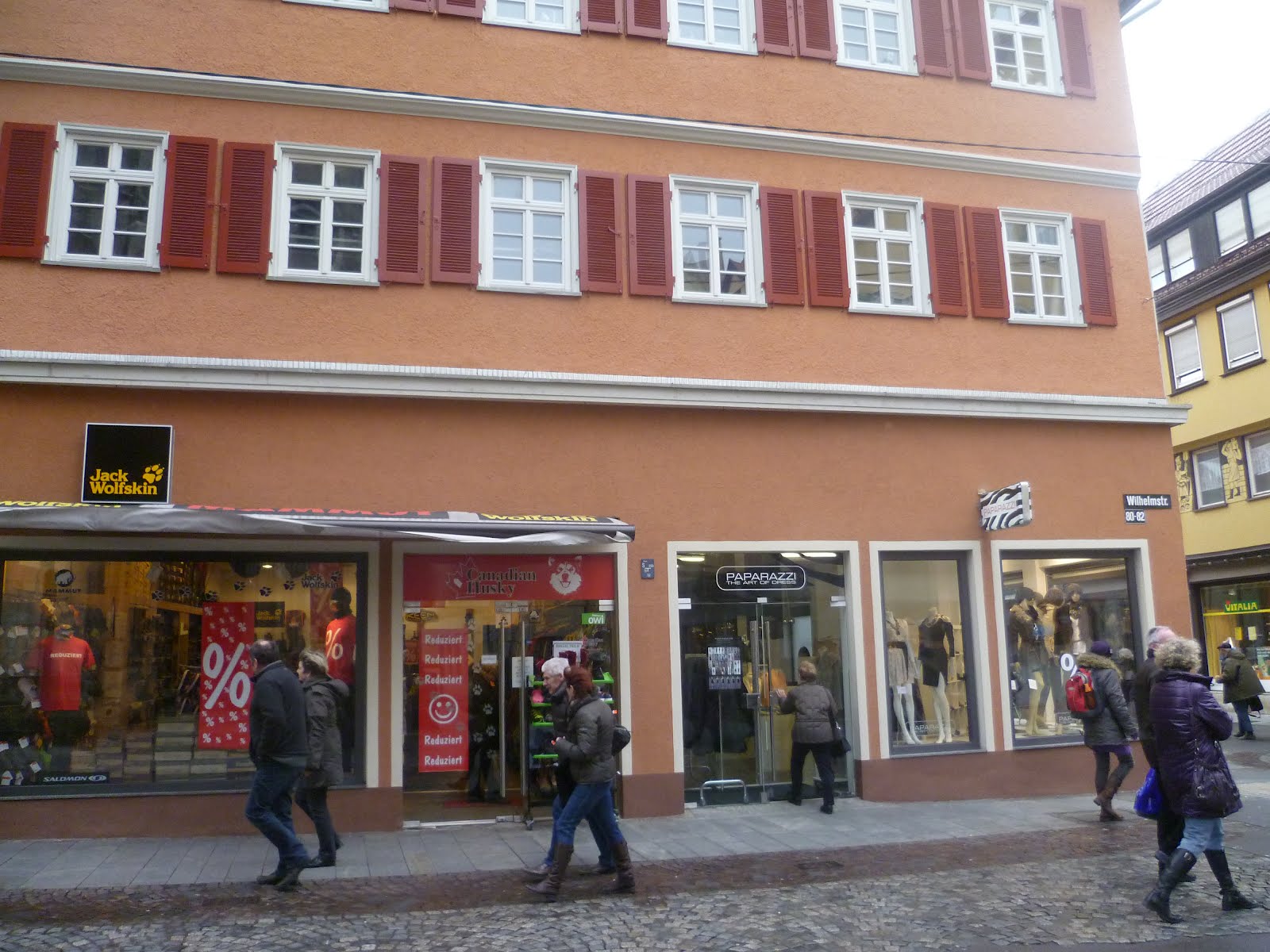 BILDERTANZ Projekt Wilhelmstraße Jack Wolfskin...