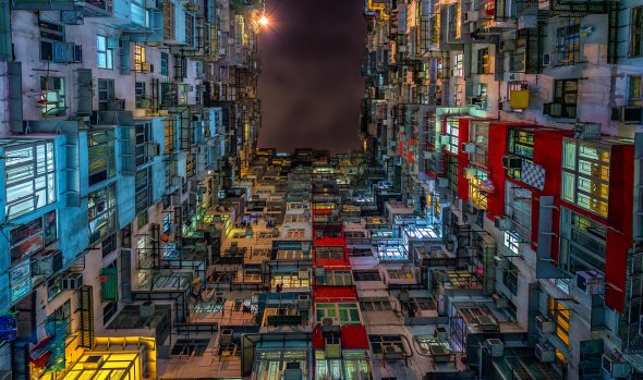 A cidade vista dos céus e o céu visto da cidade nas fotografias de Andy Yeung Andy Yeung fotografia urbanismo cidades prédios céu hong kong arranha-céus super população