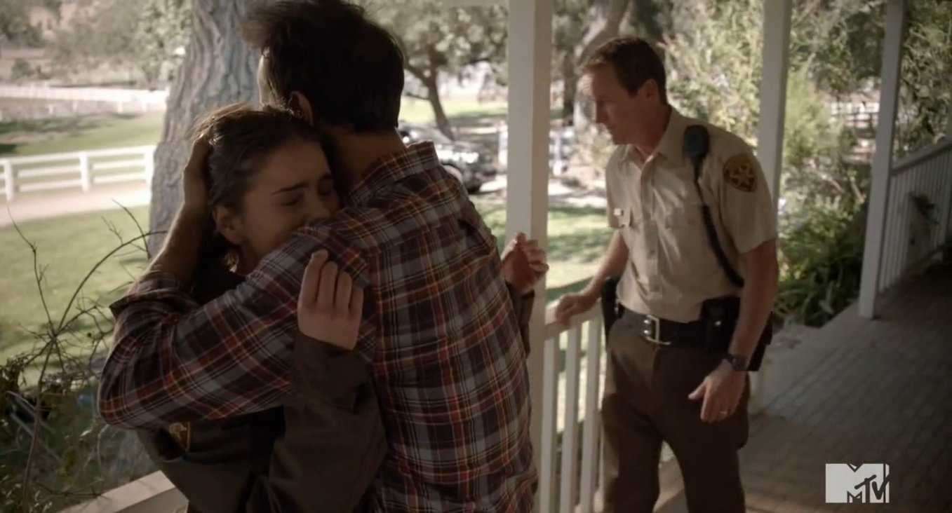 3 сезон волчонок враг. Сериал волчонок айзек. Дольфи-волчонок фильм 2011. More bad than good. Дом эха волчонок.