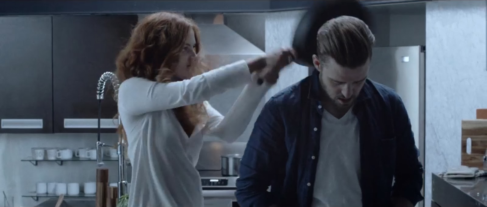 She is getting away. She is getting away. коннор и микаэла. дина the last of us 2.