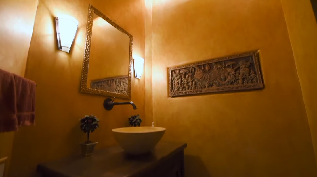 Tour 2 Indian Pony, Santa Fe Luxury Home vs. 29 Interior Design Photos
