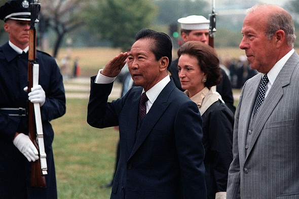 Ferdinand-Marcos-Biography-قصة-حياة-فرديناند-ماركوس