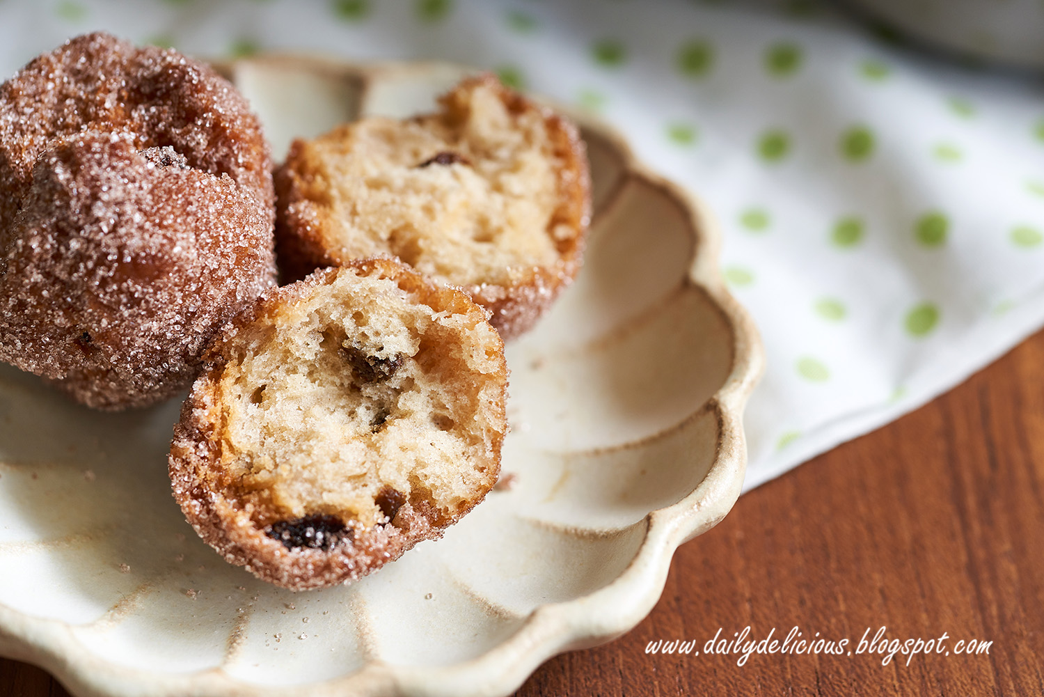 dailydelicious Cinnamon Doughnut