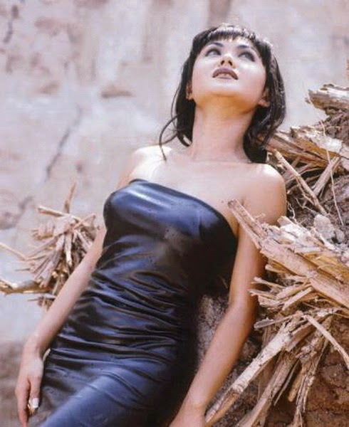 Selebritis Artis Model Seksi Jadul Koleksi Foto Seksi Cantik Yuni Shara Di Popular Magazine