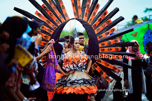 model-bangka-belitung-baju-daur-ulang-lomba-ubb