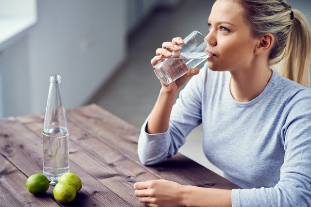 Ini Pentingnya Minum Air Putih Daripada Minum Kopi Setelah Bangun Tidur