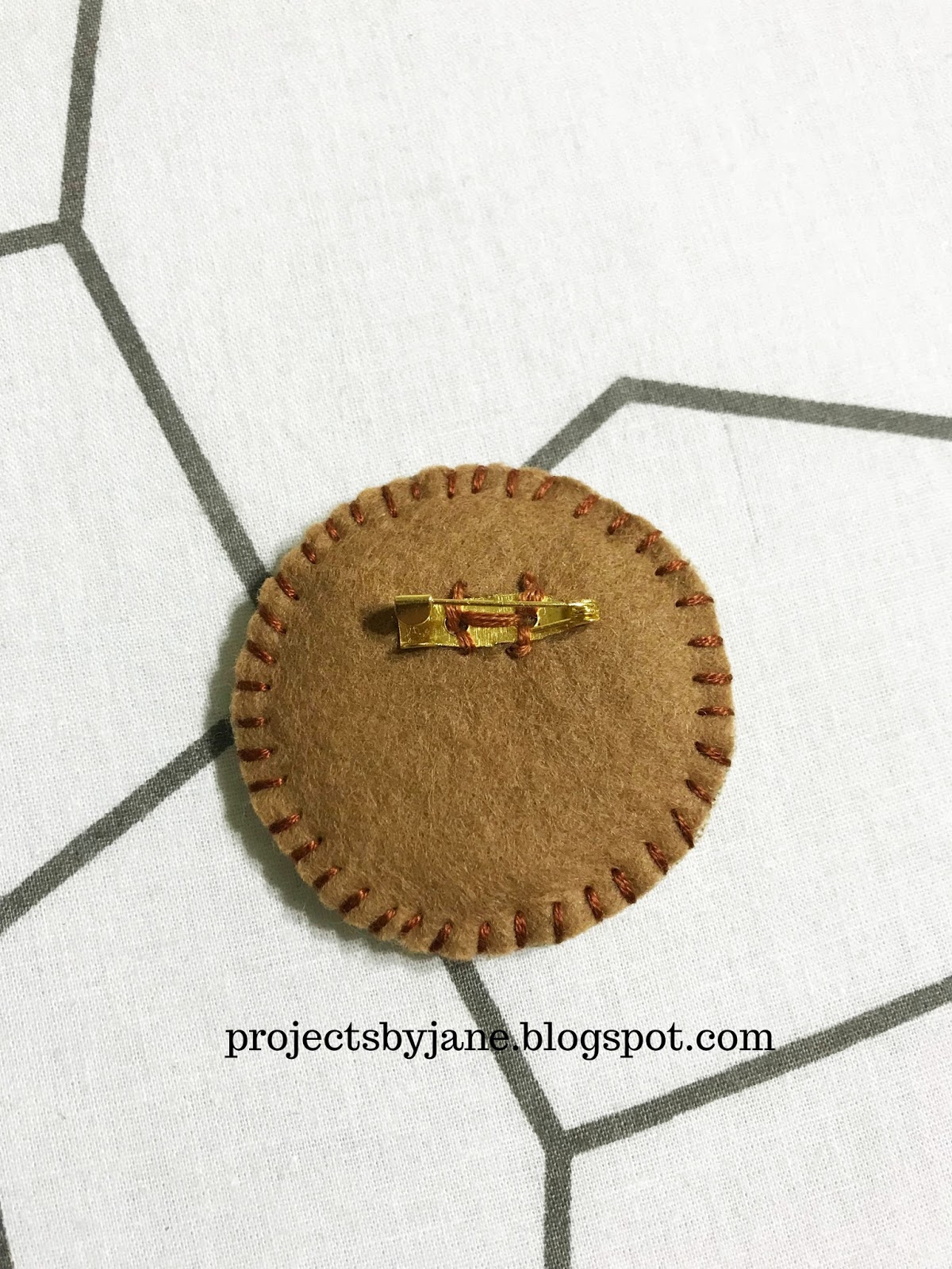 How to sew an embroidered fabric brooch Projects by Jane