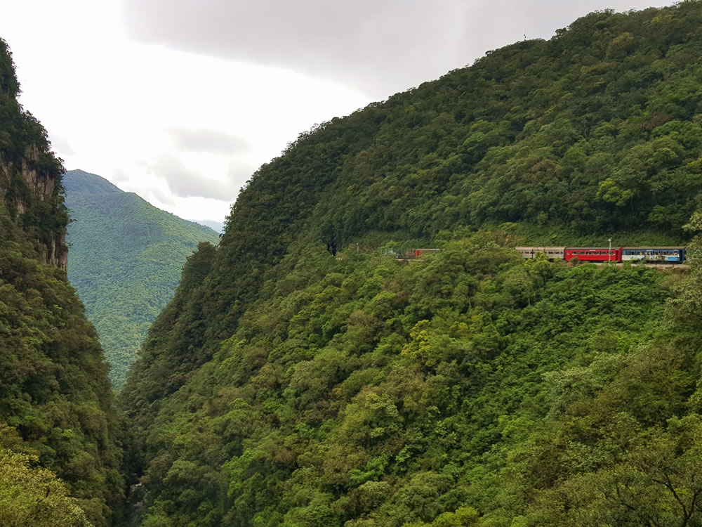 Passeio Trem Serra do Mar Curitiba - Morretes