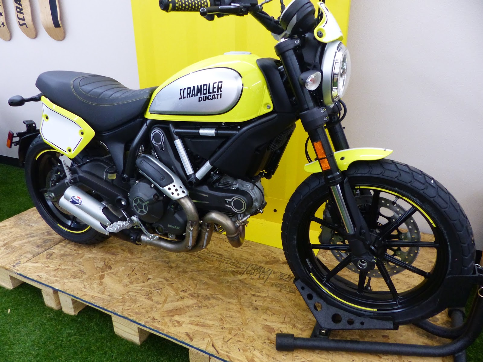 Ducati Scrambler Dirt