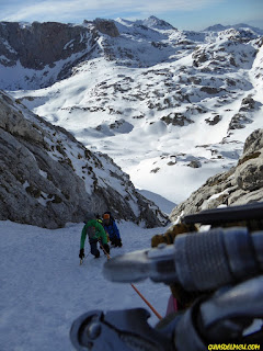 Fernando Calvo Guia de alta montaña UIAGM escaladas y ascensiones invernales en la cordillera cantabrica