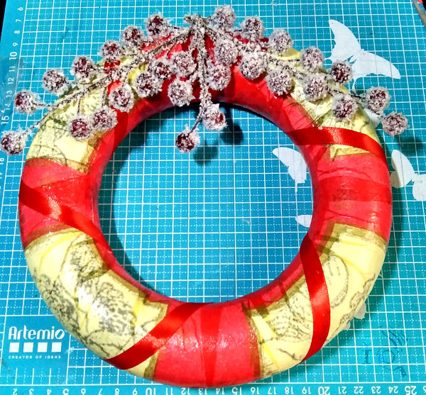 Corona-navideña-arándanos-Ideadoamano